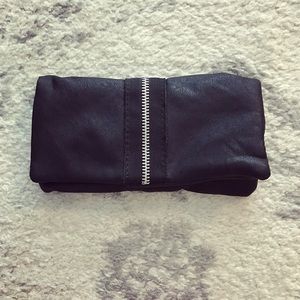 Black faux leather ruched zipper clutch wallet